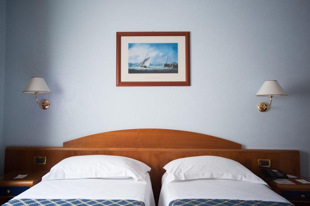 Levante 4*