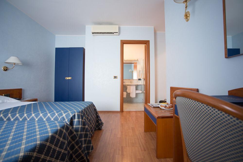 Levante 4*